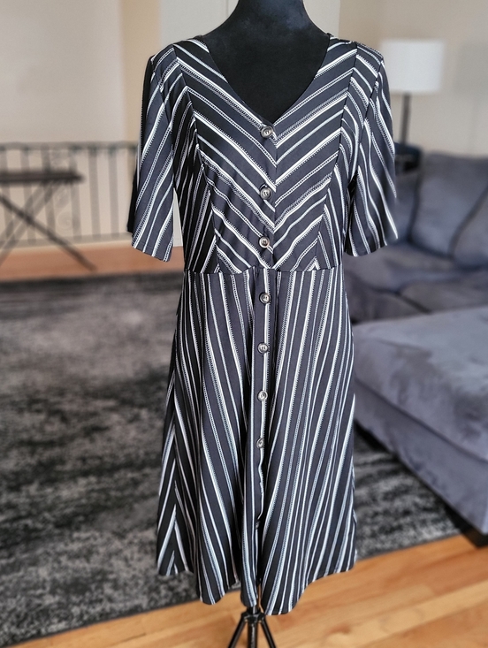 NY Collection Dresses & Skirts - NY Collection Black and White Striped Midi Spring Dress NWOT